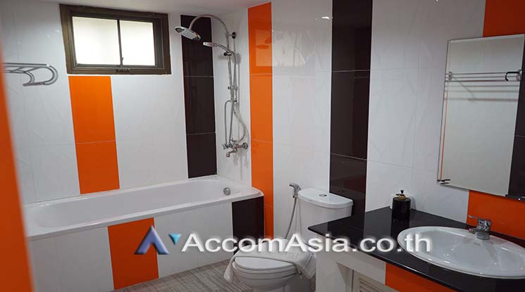 รูป 🔼🔽 AccomA 📩 Huge 4 bedrooms unit at Inter condominium with spacious balcony 9 mins to Nana BTS - รูปที่ 14/16