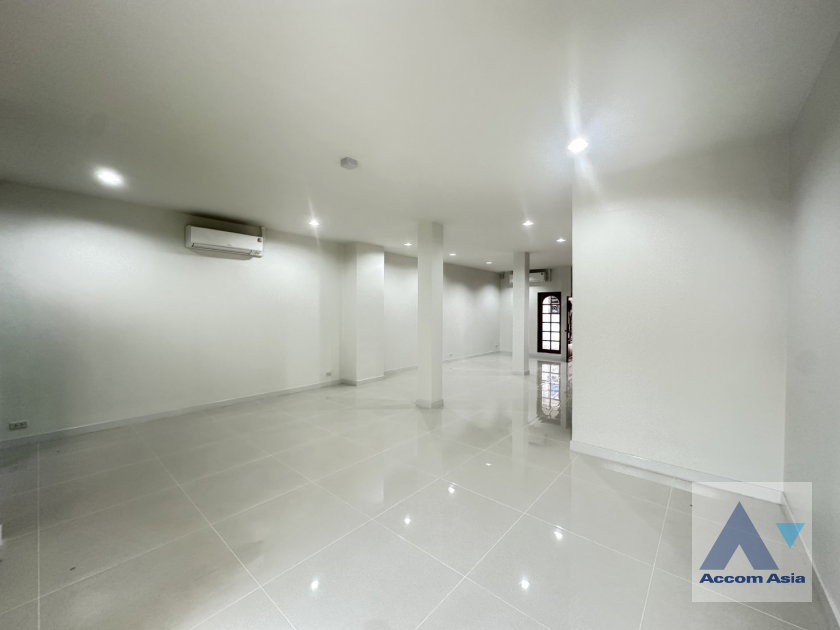 รูป 🔼🔽 AccomA 📩 Home Office 4 BR Townhouse @Yenakart Residence (AA43570) - รูปที่ 5/20