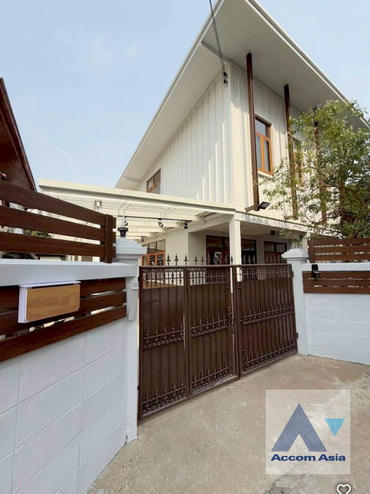 picture 🔼🔽 AccomA 📩 Home Office 5 BR House in Phra Khanong (AA44429) - 1/17