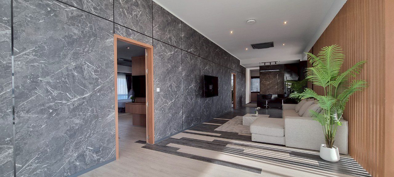 รูป Stunning Penthouse for Sale at Sombat Condoview Pattaya - รูปที่ 4/32