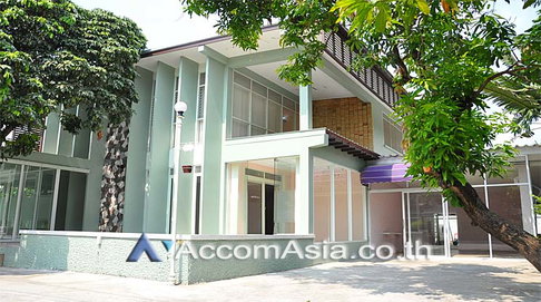 🔼🔽 AccomA 📩 Home Office 3 BR House in Phra Khanong Nuea (AA14855)