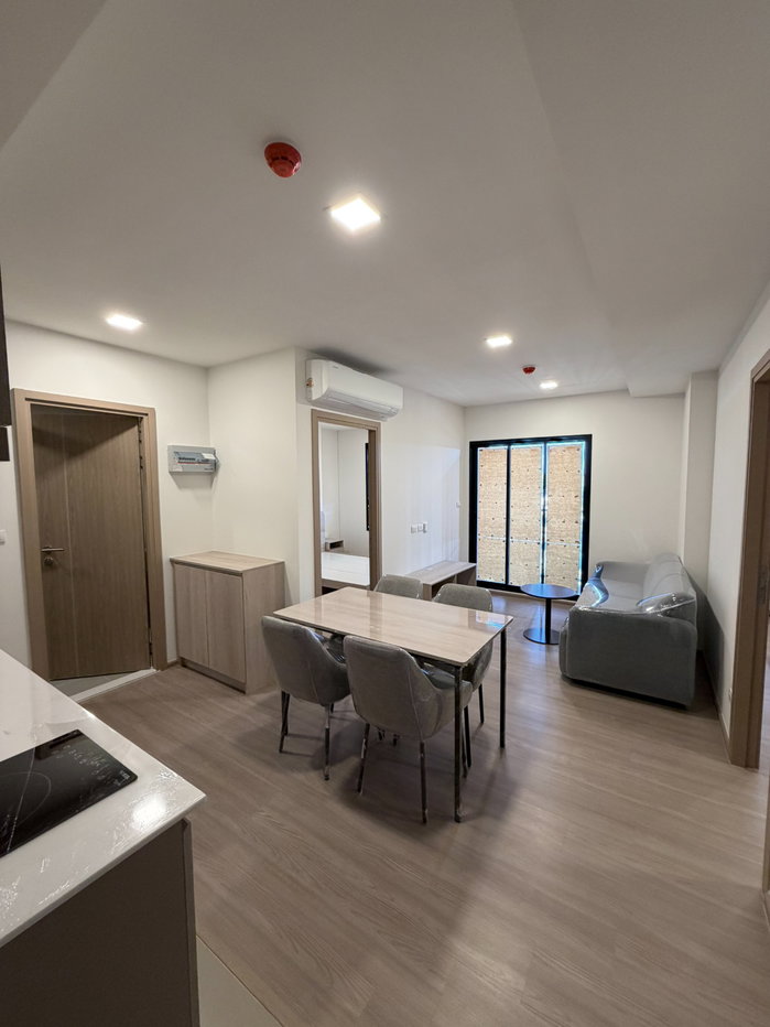 รูป เดอะเบสบูกิต >> คอนโดใหม่ ใจกลางเมือง พร้อมเข้าอยู่ เฟอร์นิเจอร์ครบ - รูปที่ 2/24