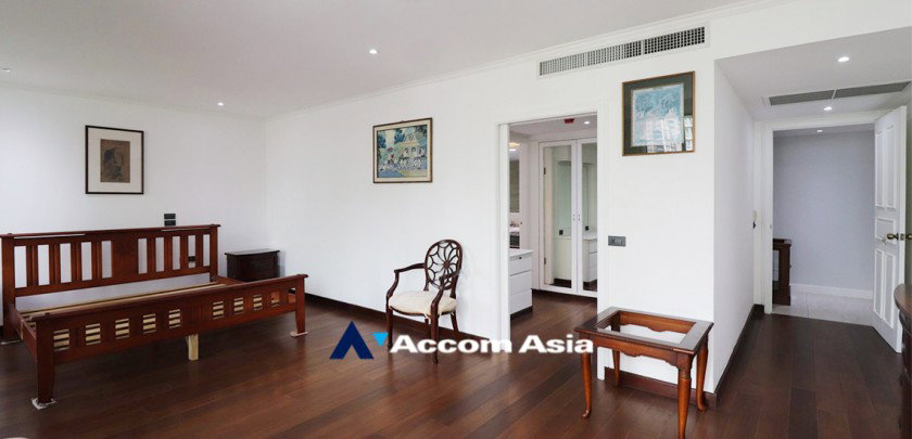 picture 🔼🔽 AccomA 📩 Spacious Classic Condo – Bright, Airy & Private Layout - 13/20