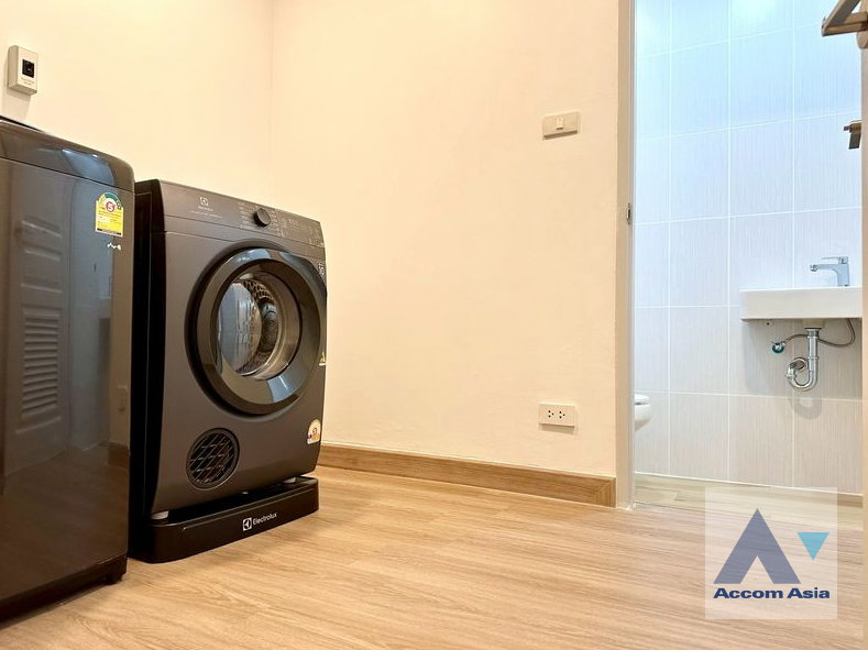 picture 🔼🔽 AccomA 📩  3 BR Condominium @Grand Langsuan (28712) - 10/20