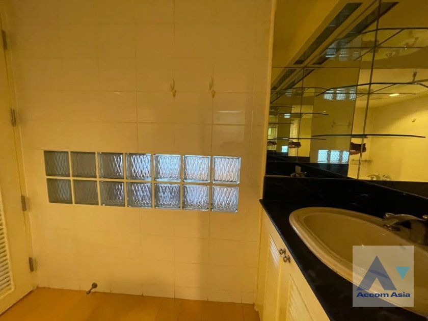 รูป 🔼🔽 AccomA 📩 Huge Terrace,Corner Unit 2 BR Condominium @Supalai Place   (AA29977) - รูปที่ 18/19