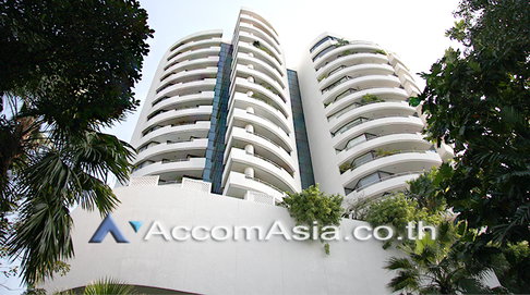 🔼🔽 AccomA 📩  Riverfront condominium with resort-like amenities in Sathorn (AA21296)