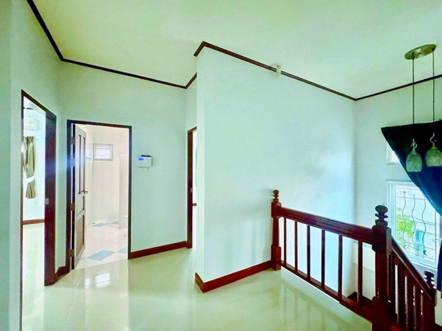 รูป ใกล้ เจพาร์ค ศรีราชา 500 ม. บ้านเดี่ยวหรู 2 ชั้น 3 นอน 100 ตร.ว. 300 ตร.ม. หลังมุม สภาพสวย ทำเลศรีราชา . ศรีราชาะนิคมอุตสาหกรรม - รูปที่ 7/8