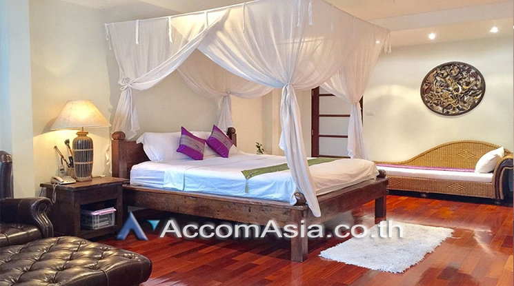 รูป 🔼🔽 AccomA 📩 Fully furnished classic-style home with rooftop terrace (AA25719) - รูปที่ 13/16