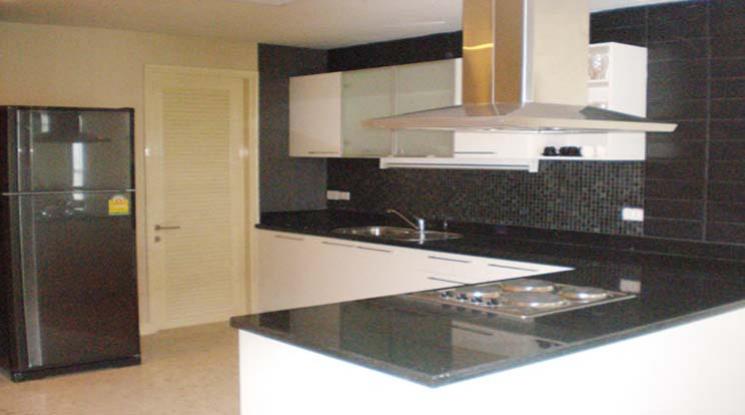 picture 🔼🔽 AccomA 📩 Modern condo with full light, built-ins and BTS access (1512272) - 4/7