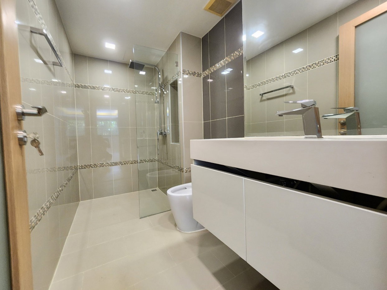 picture Laguna Beach Condominium in Jomtien - 7/11