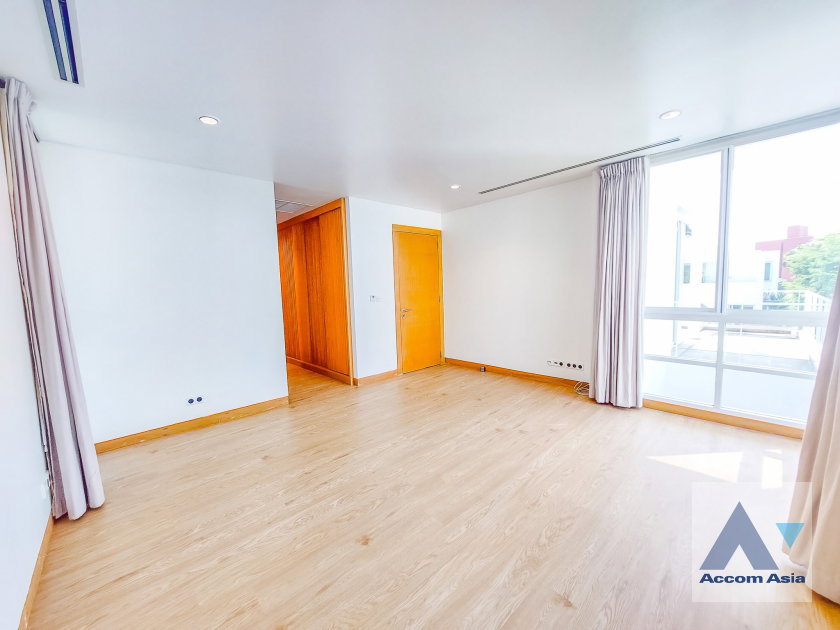 รูป 🔼🔽 AccomA 📩 Airy modern house in Sathorn with poolside terrace and loft-style stairs (AA35940) - รูปที่ 12/20