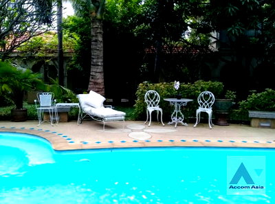 Houses for rent Esplanade Ratchadapisek  : 🔼🔽 AccomA 📩 Private Swimming Pool 2 BR House in Khwaeng Sam Sen Nai (AA42941)