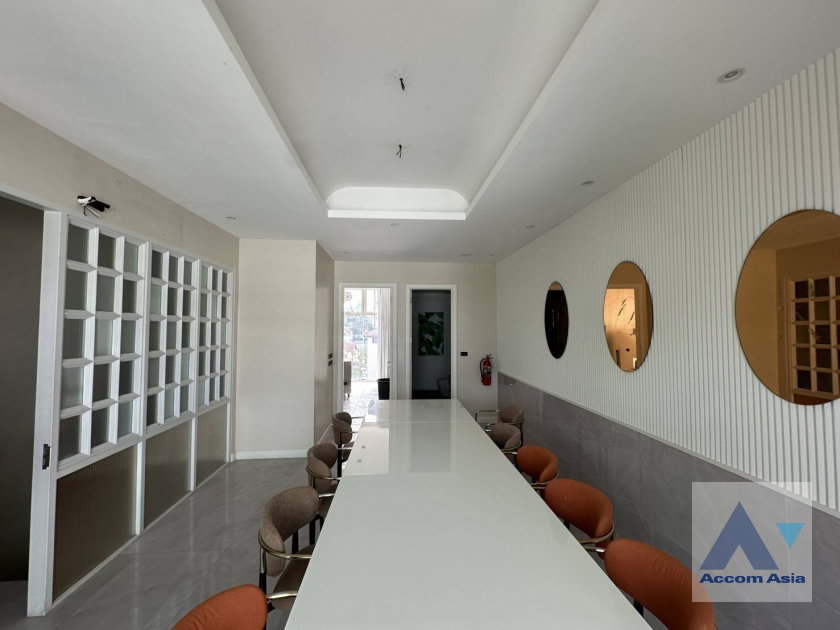 รูป 🔼🔽 AccomA 📩 Home Office 3 BR Townhouse in Khlong Tan Nuea (AA11213) - รูปที่ 8/15