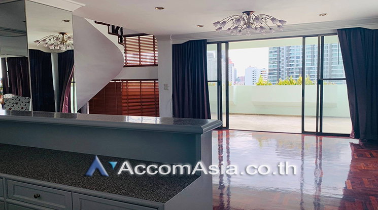 picture 🔼🔽 AccomA 📩 Bright corner unit with warm wood floors and private garden balcony (2045801) - 8/13