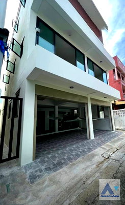 Houses for rent BTS Thong Lo (Thong Lor) : 🔼🔽 AccomA 📩 Home Office 3 BR House in Phra Khanong Nuea (AA35409)