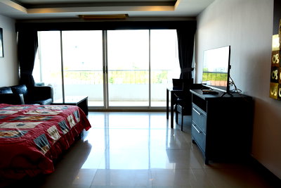 Condos for sale : 1 Bedroom Condo for Sale at Platinum Suites in Thepprasit Pattaya