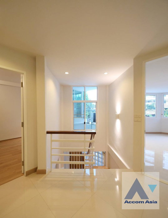 picture 🔼🔽 AccomA 📩  3 BR Townhouse in Phra Khanong Nuea (AA30404) - 6/9