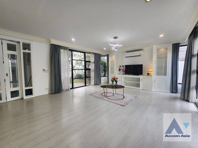 รูป 🔼🔽 AccomA 📩 Pet friendly,Partly Furnished,Huge Terrace 4 BR House @The Noble Ekkamai 22 (AA44829) - รูปที่ 3/9