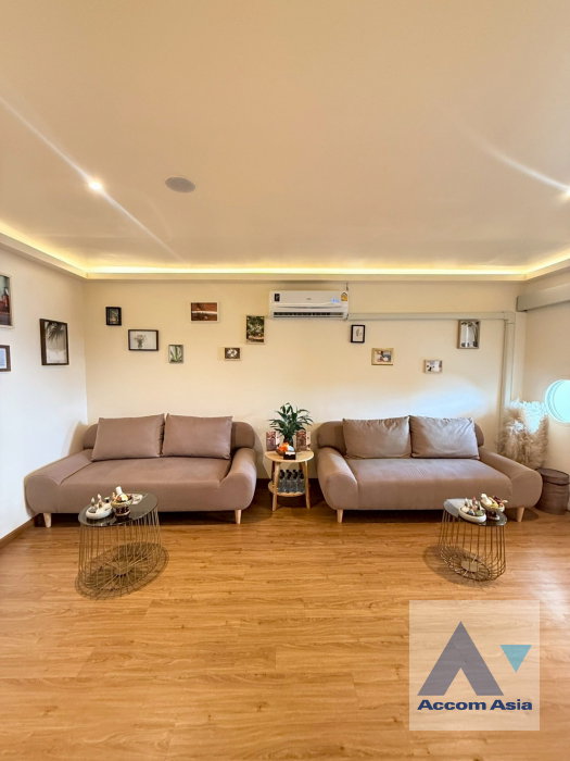 picture 🔼🔽 AccomA 📩  3 BR Townhouse in Khlong Tan Nuea (AA26641) - 4/20