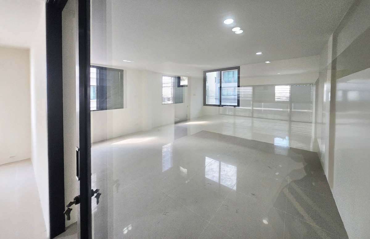 รูป 🌿 **VR0200 🔥📍 ธาราดี บิซทาวน์ ปากเกร็ด ขาย 14.9 ล้าน | เช่า 75,000/เดือน** - รูปที่ 4/17