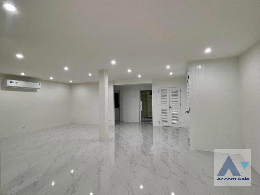 รูป 🔼🔽 AccomA 📩 Home Office 3 BR Townhouse in Thung Maha Mek (AA41833) - รูปที่ 3/5