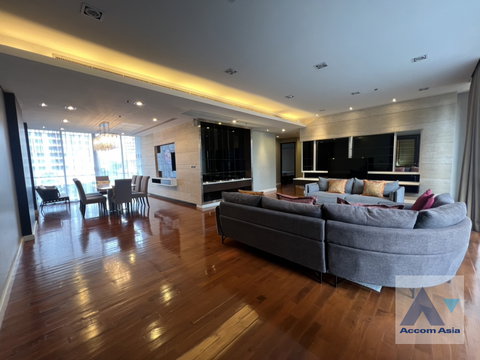 🔼🔽 AccomA 📩  4 BR Condominium @Domus 16 (AA44450)