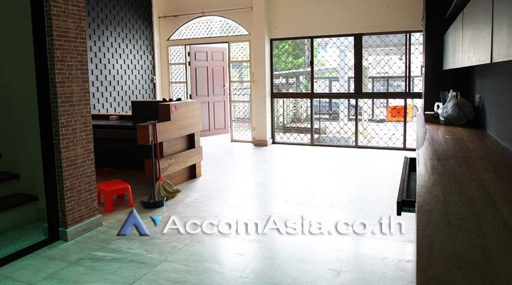 รูป 🔼🔽 AccomA 📩 Home Office 3 BR Townhouse in Khlong Toei (AA17938) - รูปที่ 5/16