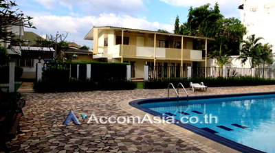 Houses for rent Soi Ekamai (Sukhumvit 63) : 🔼🔽 AccomA 📩  3 BR House in Phra Khanong Nuea (60078)