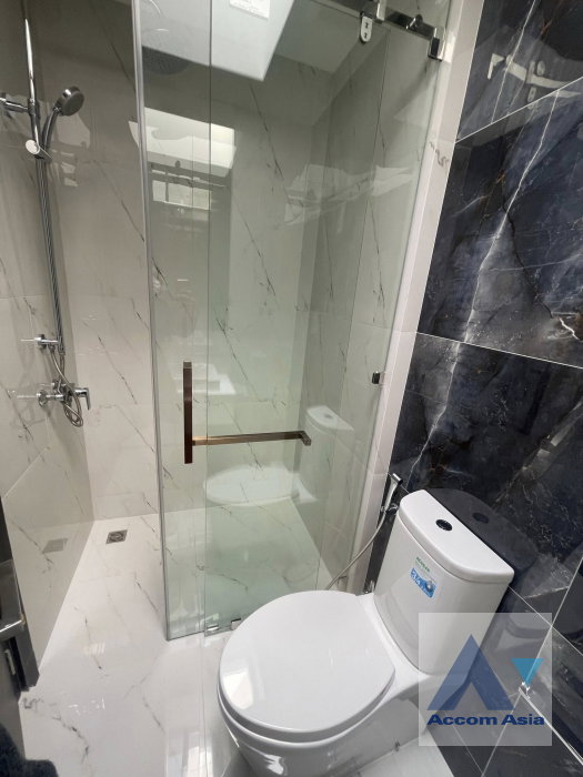 รูป 🔼🔽 AccomA 📩 Fully Furnished 4 BR Townhouse @The Park Lane Sukhumvit 105 (AA45523) - รูปที่ 19/19