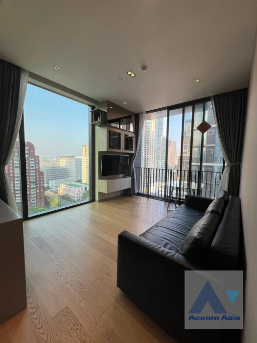 รูป 🔼🔽 AccomA 📩 Modern condominium with dark accents and full glass shower at 28 Chidlom (AA40276) - รูปที่ 1/11