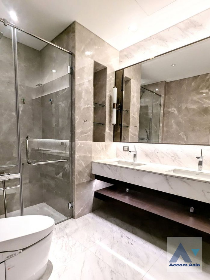 รูป 🔼🔽 AccomA 📩 Newly renovated 3 BR Condominium @Sindhorn Residence (AA41685) - รูปที่ 7/9