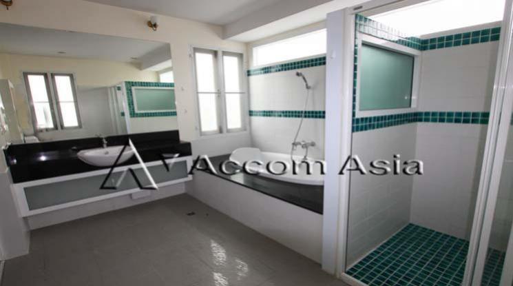 picture 🔼🔽 AccomA 📩  Spacious City Home with Pool and Multipurpose Rooms  (1917251) - 8/9