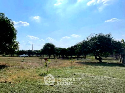 Land for sale Hathai Rat Road : 527 m² Land for Sale in Sam Wa Tawan Tok (ID 2769635)