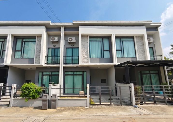 🏡 ทาวน์โฮม 2 ชั้น "แกรนด์พลีโน่ วัชรพล-สุขาภิบาล 5" เพียง 3.29 ล้าน เท่านั้น!
