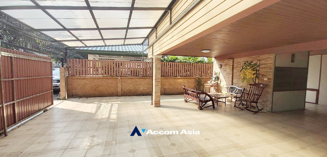 รูป 🔼🔽 AccomA 📩 Pet friendly 5 BR House in Klong Tan (AA34724) - รูปที่ 1/10