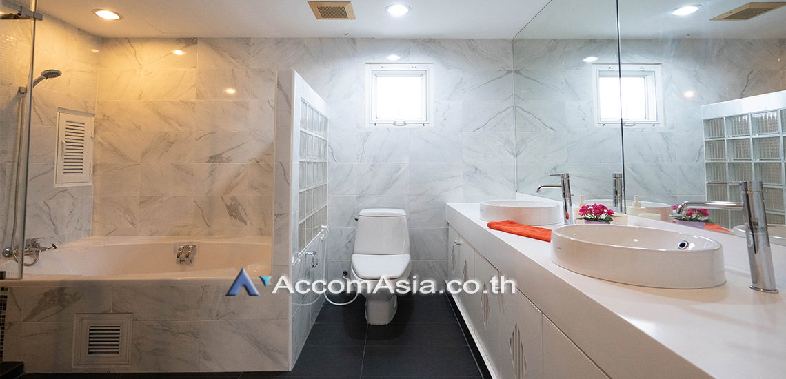 รูป 🔼🔽 AccomA 📩  Spacious house with light wood interiors and natural lighting in Sathorn (AA20501) - รูปที่ 13/19