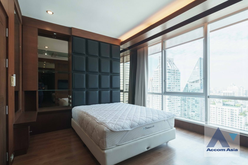 picture 🔼🔽 AccomA 📩 Warm wood-accented condo with full city view balcony (1521072) - 16/20