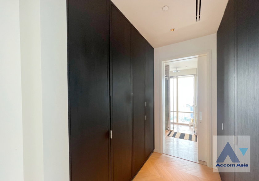 picture 🔼🔽 AccomA 📩  4 BR Condominium @Four Seasons Private Residences (AA37437) - 11/16