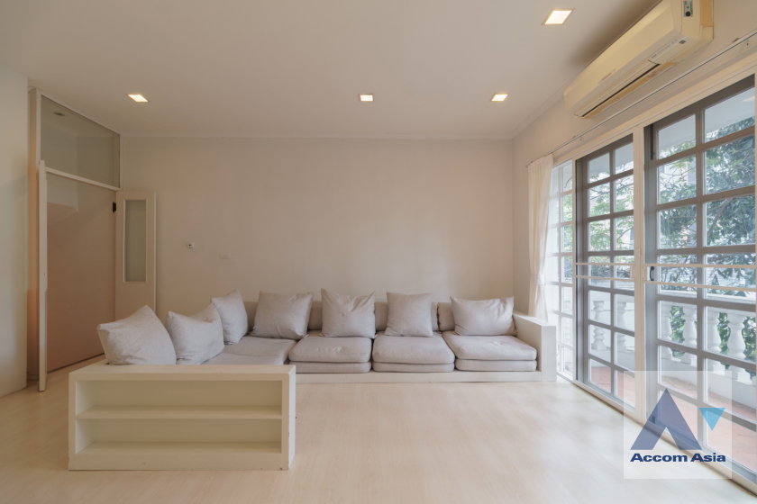 รูป 🔼🔽 AccomA 📩 Spacious 3-story townhouse with lush green space for rent in garden compound with pool (AA16507) - รูปที่ 10/20
