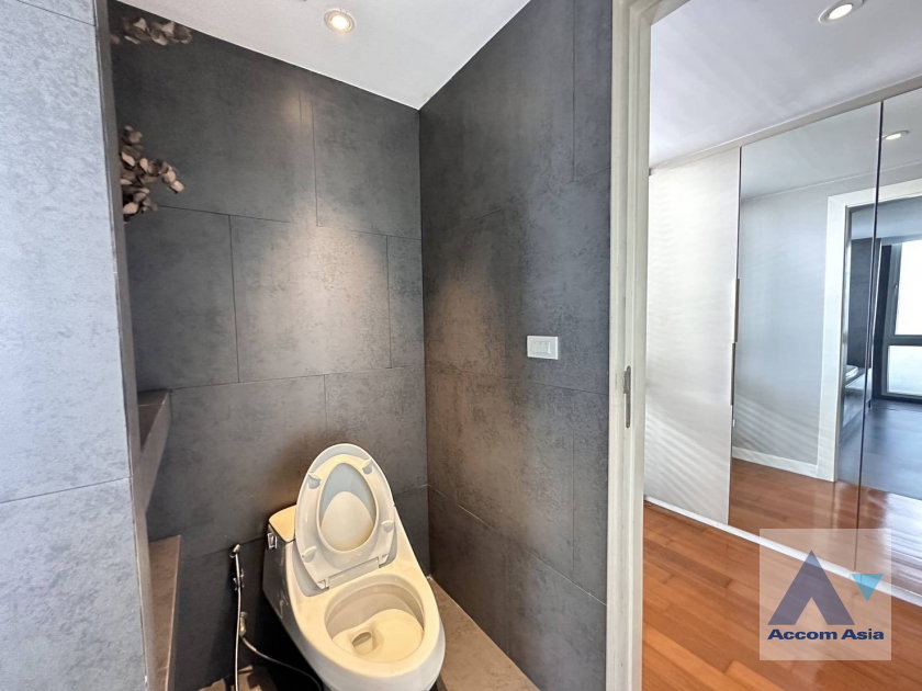 รูป 🔼🔽 AccomA 📩 Elegant family-friendly condo with garden balcony (13000952) - รูปที่ 16/16