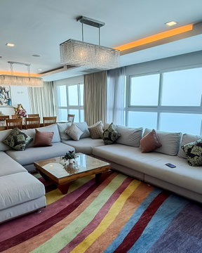 Cosy Beach View Condominium for Sale 2 Bedrooms in Pratumnak