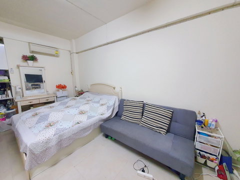 Hot Sale & Best Price Pattanakarn Life Complex, Studio room,~25.01 sqm. Nearly Airport link