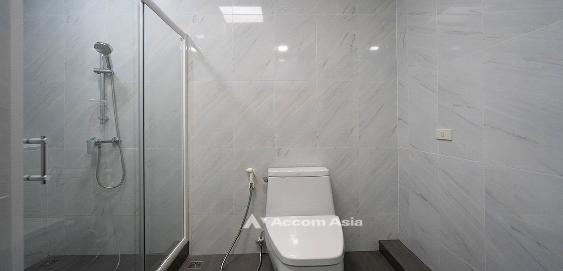 picture 🔼🔽 AccomA 📩  Classic house with rooftop and stylish interior in Phrom Phong (110107) - 17/20