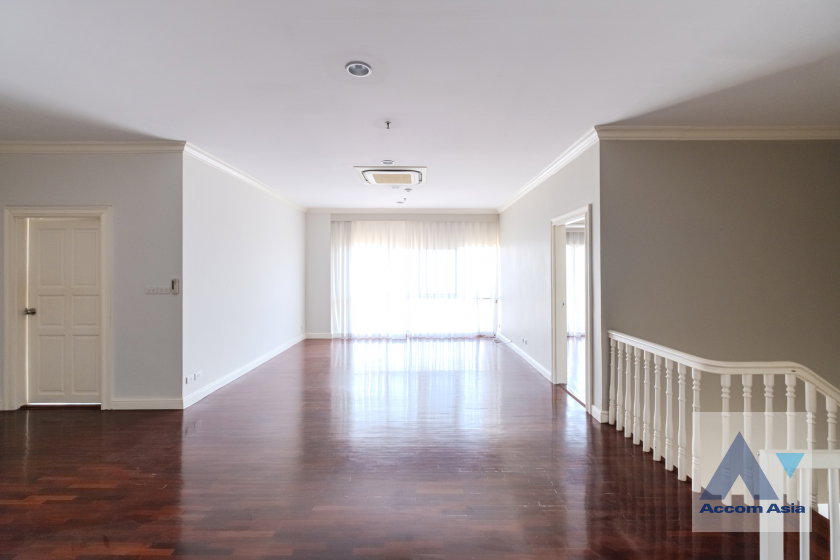 picture 🔼🔽 AccomA 📩 Spacious duplex condominium at Sathorn Park Place - 11/16