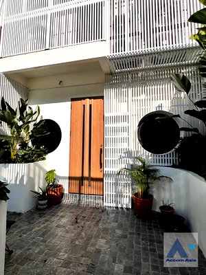 Townhouses for rent AIA Sathorn Tower : 🔼🔽 AccomA 📩 Pet friendly 2 BR Townhouse in Thung Maha Mek (AA44522)