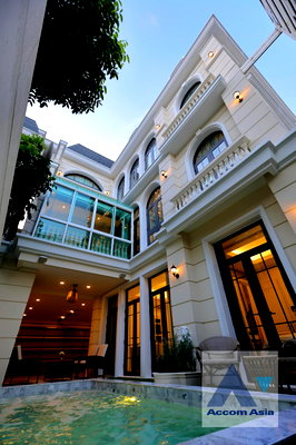 Townhouses for rent Bangkok : 🔼🔽 AccomA 📩 Private Swimming Pool 4 BR Townhouse @The Boulevard Ekkamai 22 (AA36336)