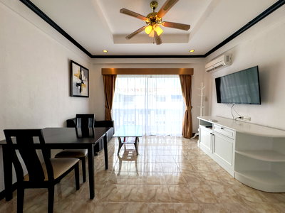 Condos for sale : 1 Bedroom Condo for Sale in Jomtien Pattaya at Majestic