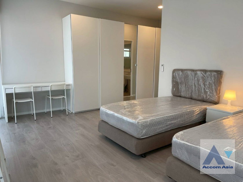 รูป 🔼🔽 AccomA 📩  Modern house with soft interior and greenery view in Pattanakarn (AA43473) - รูปที่ 12/15