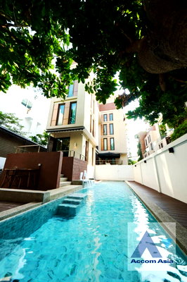 Condos for rent : 🔼🔽 AccomA 📩 Luxury condo with elegant wood paneling and bright interiors (AA36946)