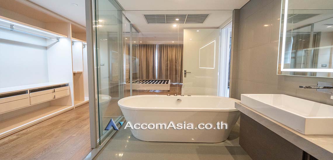รูป 🔼🔽 AccomA 📩  Modern condominium with private balcony and serene views in Sathorn (AA29434) - รูปที่ 6/7